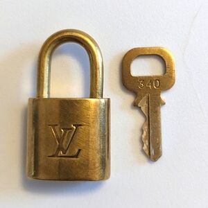 No. 340 Louis Vuitton Lock & Key